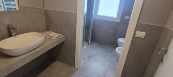 1 bedroom Apartment in Milan, Italy No. 341022 6