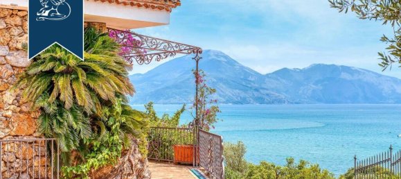 Villa de 8 dormitorios en San Giovanni a Piro, Italy No. 362941 2