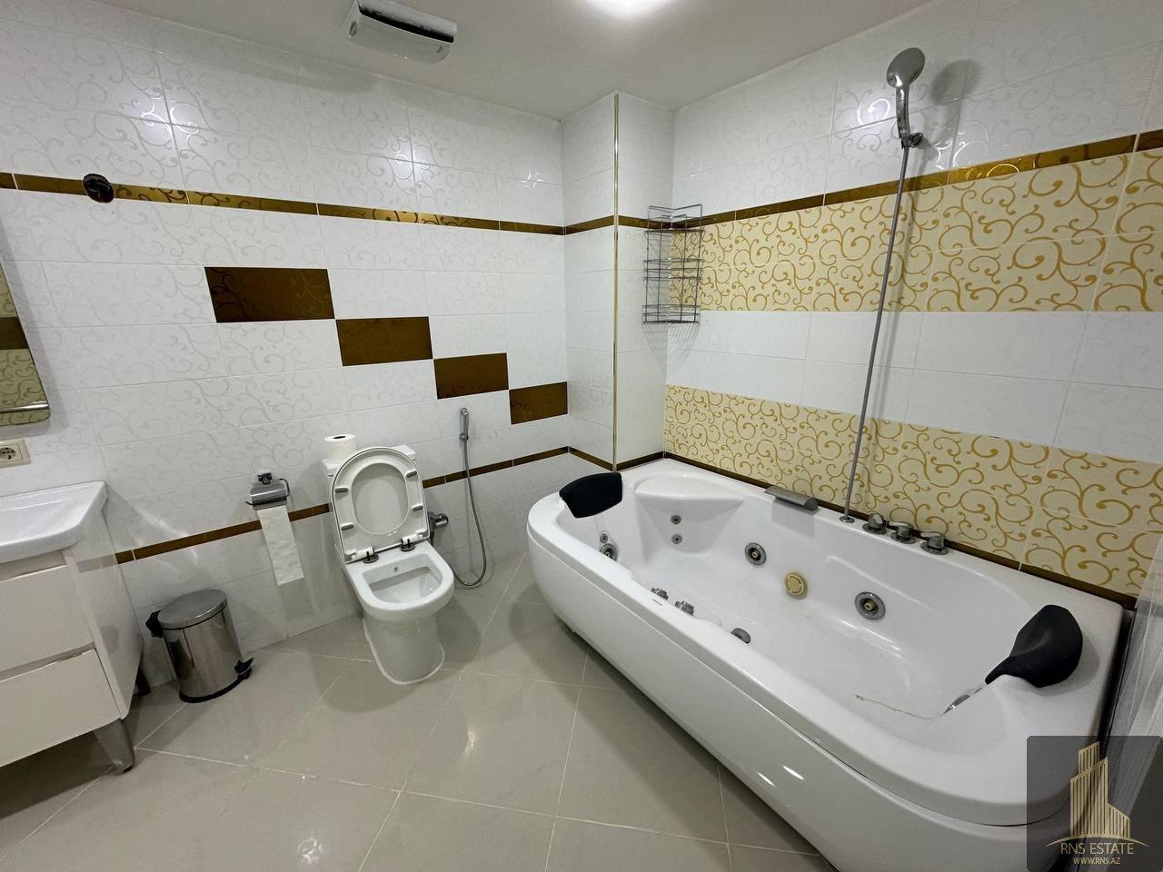 3 bedrooms Apartment in Nasimi, Azerbaijan No. 1850