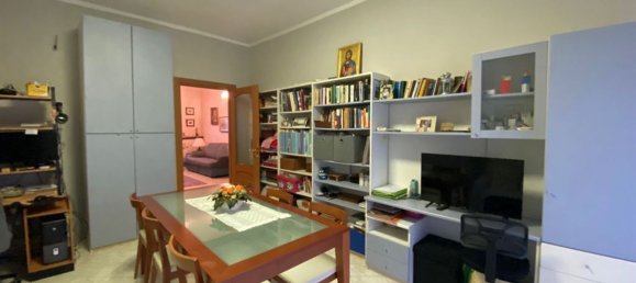 3-salle Appartement à Vigevano, Italy No. 150301 11