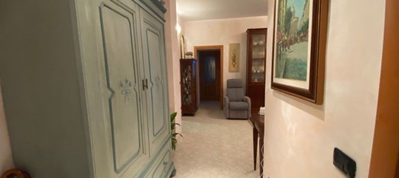 3-salle Appartement à Vigevano, Italy No. 150301 6