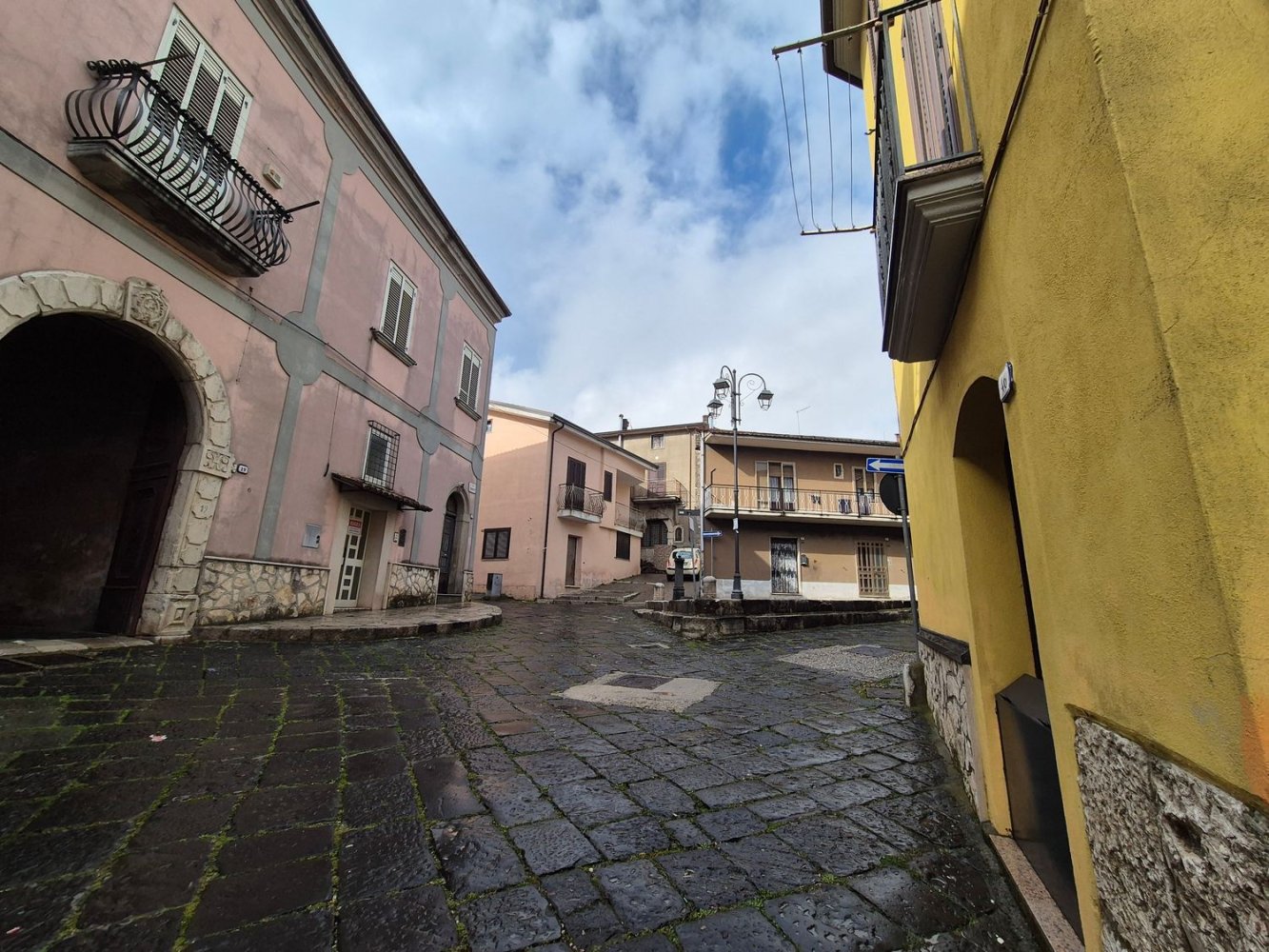 3 rooms Duplex in Forino, Italy No. 225972