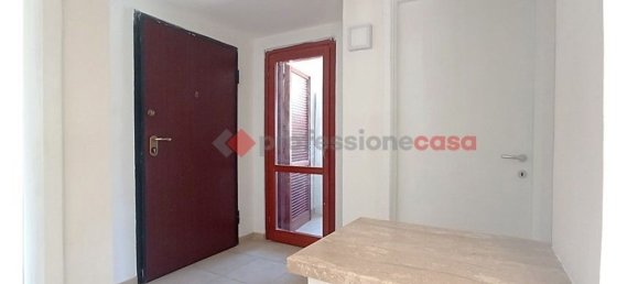 Квартира с 3 комнатами в Априлия, Италия № 82164 3