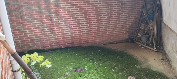 361m² Building in Villamuriel de Cerrato, Spain No. 70308 36