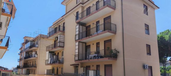 Apartamento de 4 habitaciónes en Nizza di Sicilia, Italy No. 280042 2