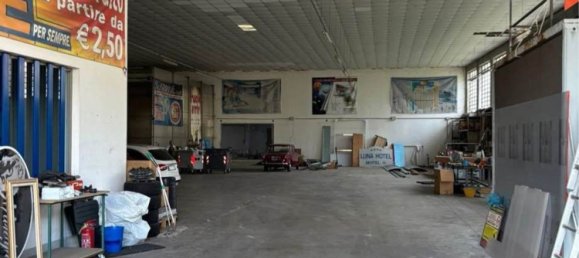 Almacén en Borgomanero, Italy 1100 m² No. 300149 5