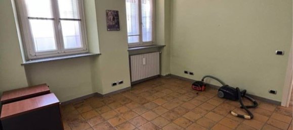 Almacén en Borgomanero, Italy 1100 m² No. 300149 6