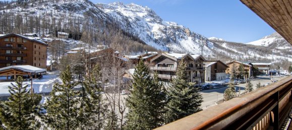 3 bedrooms Apartment in Val-d'Isere, France No. 341 14