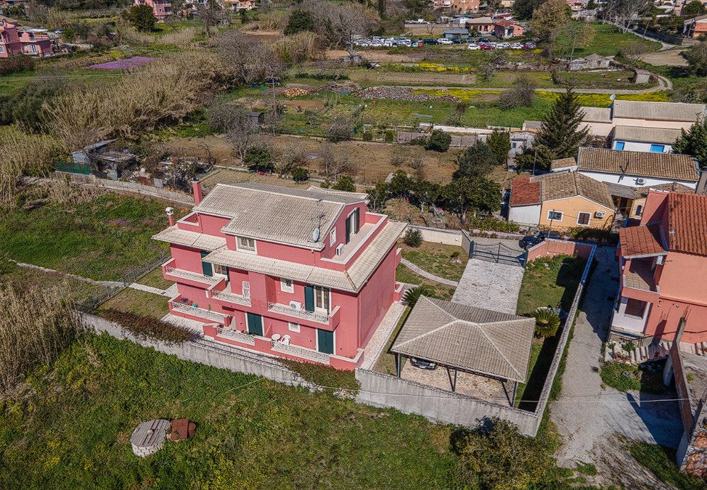 Casa de 6 dormitorios en Corfu, Greece No. 9026