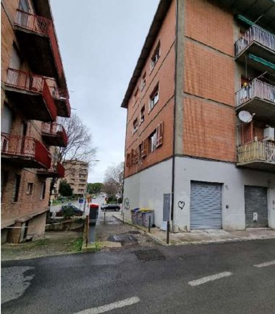 5 rooms Apartment in Perugia, Italy No. 43017
