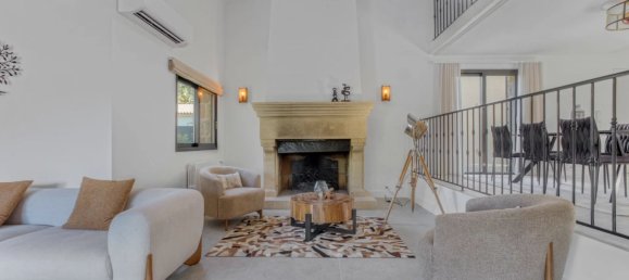 5 bedrooms Villa in Valbonne, France No. 1937 13