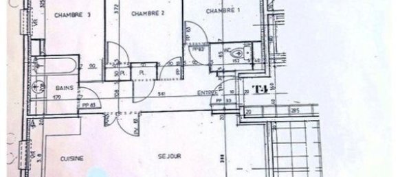 3 chambres Appartement à Échirolles, France No. 196093 9