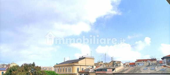 5 bedrooms Apartment in Savona, Italy No. 193420 3