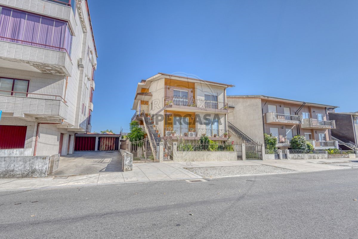 3 chambres Maison à Baguim do Monte, Portugal No. 290379