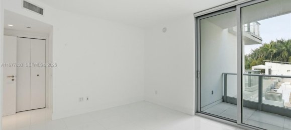 3 dormitorios propiedad comercial en venta en Miami, Miami-Dade, Florida, USA № 615193 2