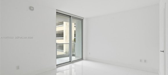 3 dormitorios propiedad comercial en venta en Miami, Miami-Dade, Florida, USA № 615193 3