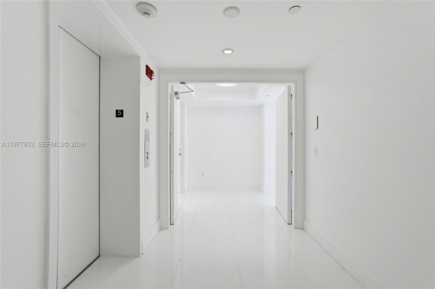 3 dormitorios propiedad comercial en venta en Miami, Miami-Dade, Florida, USA № 615193