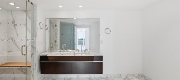3 dormitorios propiedad comercial en venta en Miami, Miami-Dade, Florida, USA № 615193 12