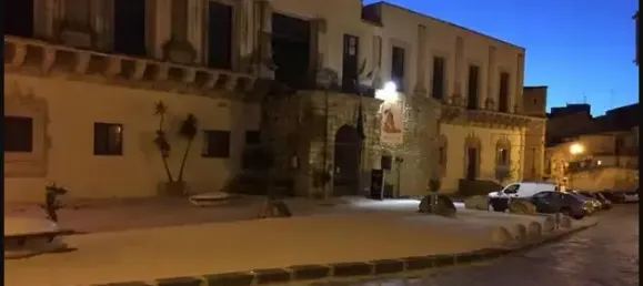 8-salle Appartement à Caltanissetta, Italy No. 121610 12