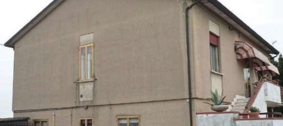 6 rooms Apartment in Legnago, Italy No. 195053 3