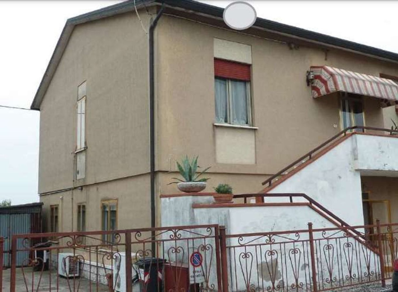 6 rooms Apartment in Legnago, Italy No. 195053