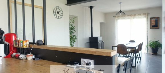 Casa de 3 dormitorios en Montaigu-Vendee, France No. 357875 4