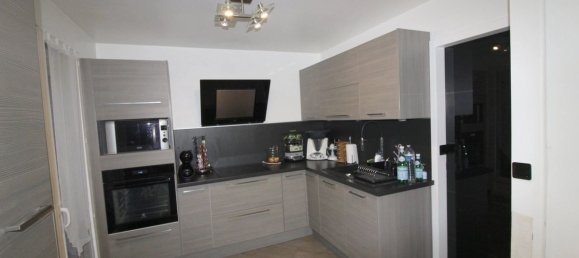 2 bedrooms House in Gournay-sur-Marne, France No. 171494 3