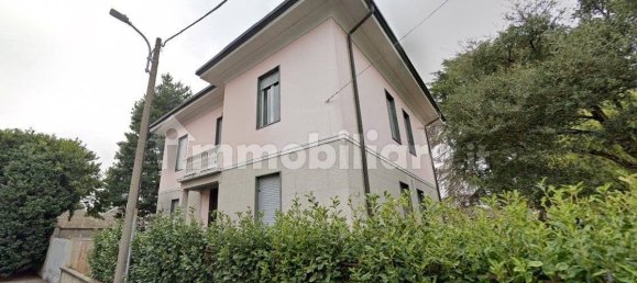 3 bedrooms Villa in Albiate, Italy No. 314919 2