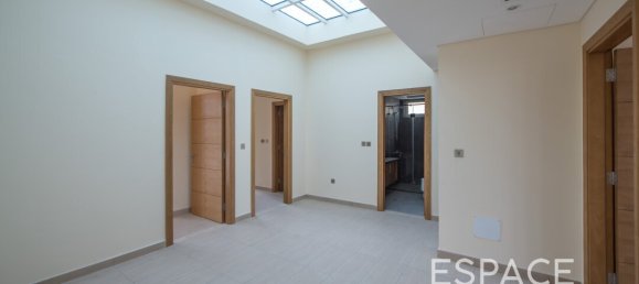 Вилла с 4 спальнями в Jumeirah Park, Дубай, ОАЭ № 106099 8