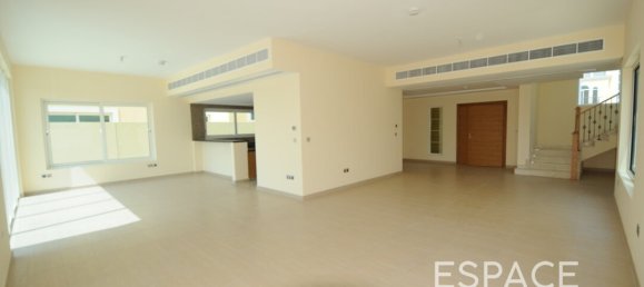 Вилла с 4 спальнями в Jumeirah Park, Дубай, ОАЭ № 106099 4