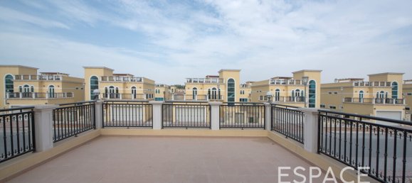 Вилла с 4 спальнями в Jumeirah Park, Дубай, ОАЭ № 106099 2