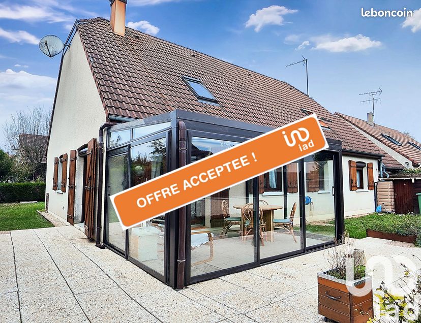 Casa de 4 dormitorios en Fagnieres, France No. 155586