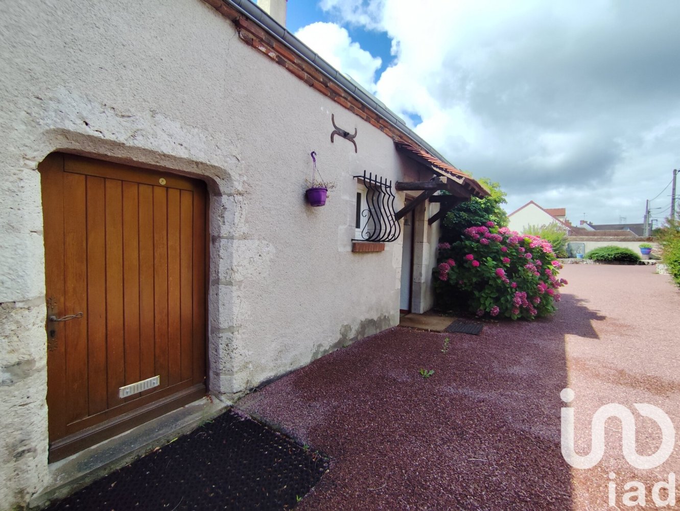 5 bedrooms House in Ingre, France No. 241402