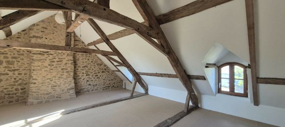 3 bedrooms House in Mayenne, France No. 357666 10