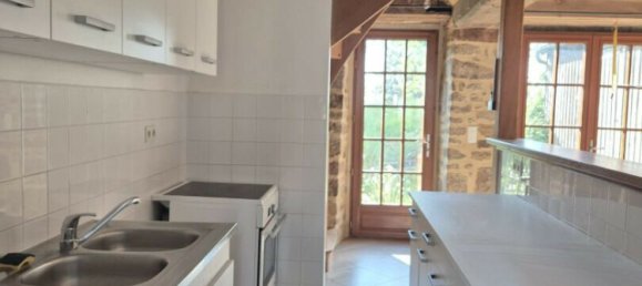 3 bedrooms House in Mayenne, France No. 357666 8