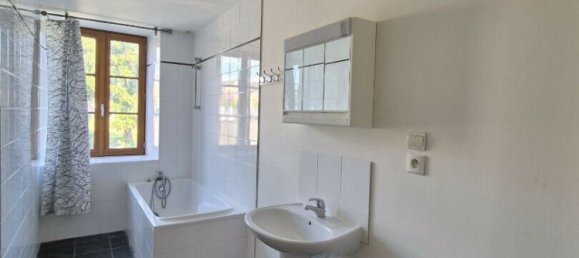 3 bedrooms House in Mayenne, France No. 357666 12