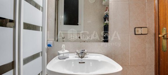 Apartamento de 3 dormitorios en Barcelona, Spain No. 173868 14