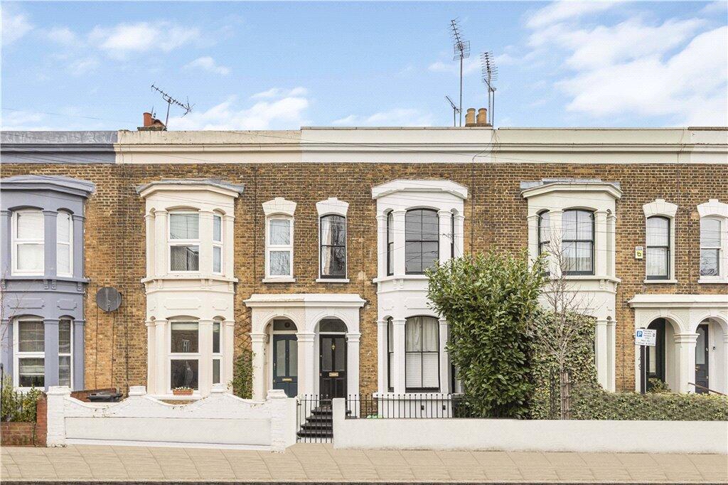 3 bedrooms House in London, United Kingdom No. 8702