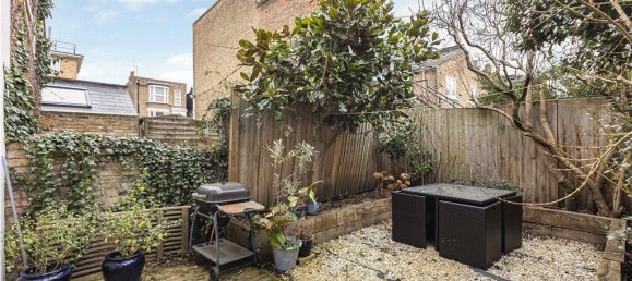 3 bedrooms House in London, United Kingdom No. 8702 4