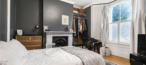 3 bedrooms House in London, United Kingdom No. 8702 16