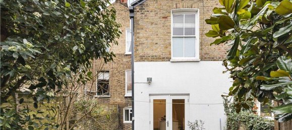 3 bedrooms House in London, United Kingdom No. 8702 21