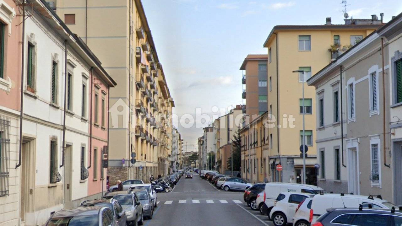 3 bedrooms Apartment in Florence, Italy No. 181772