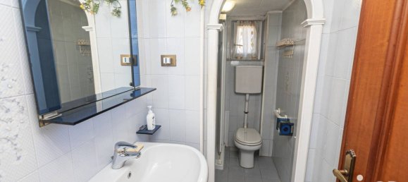 Apartamento de 2 dormitorios en Genoa, Italy No. 168513 20