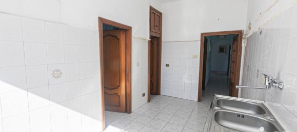 Apartamento de 2 dormitorios en Genoa, Italy No. 168513 18