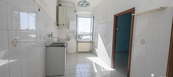 Apartamento de 2 dormitorios en Genoa, Italy No. 168513 16