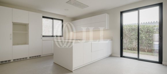 3 bedrooms House in Funchal, Portugal No. 128945 7