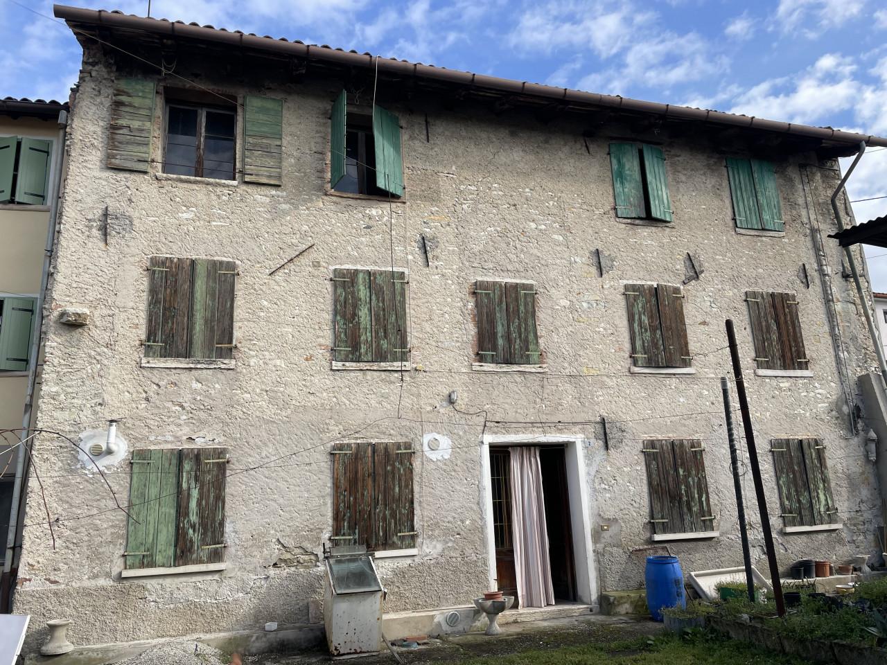 6 rooms House in Cavaso del Tomba, Italy No. 236932