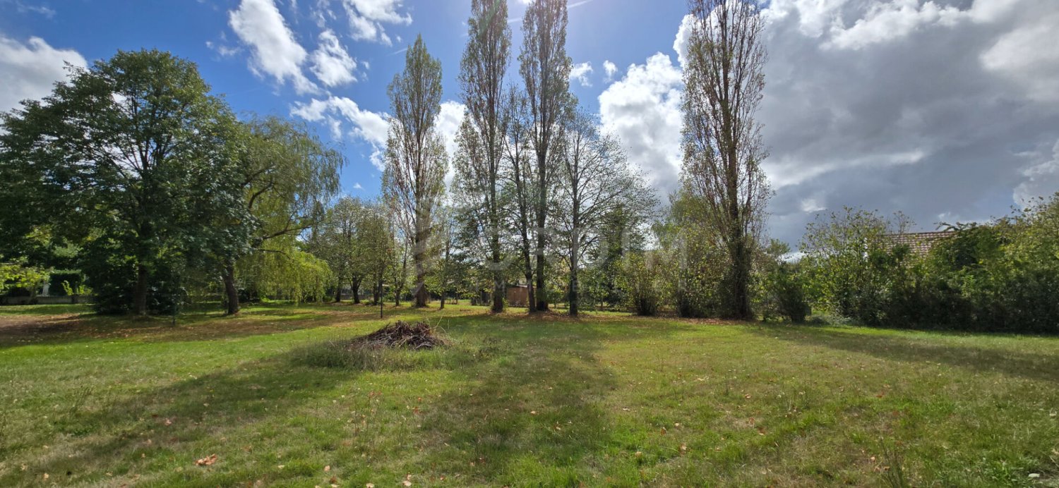  Land in Loire, France No. 346471