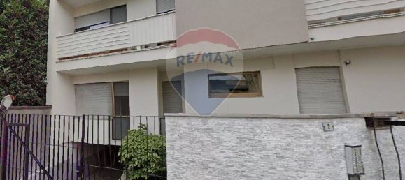 3-salle Appartement à Busto Arsizio, Italy No. 112205 2