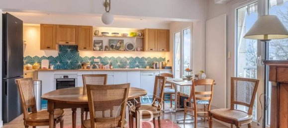 3 bedrooms Apartment in Versailles, France No. 161654 6